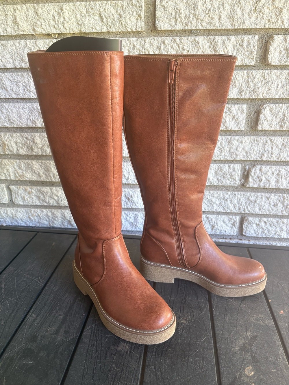 Universal Threads Tricia Tall Brown vegan Leather knee high Boots 6 *flaw*
